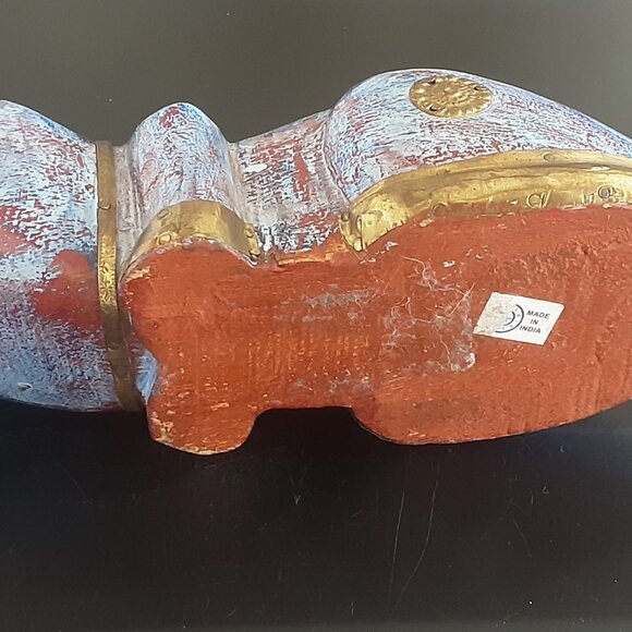 Carved Wooden Cat Figurine Purple Molten Java Handcrafted W/ Brass Accents - Picture 2 of 6